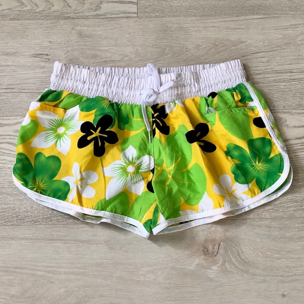 New Italian Girl’s Dri-Fit Athletic Floral Shorts - Picture 12 of 16